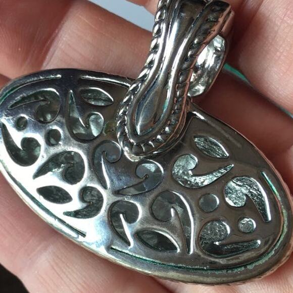 Heavy silver tone magnetic closure statement pendant - Picture 6 of 8